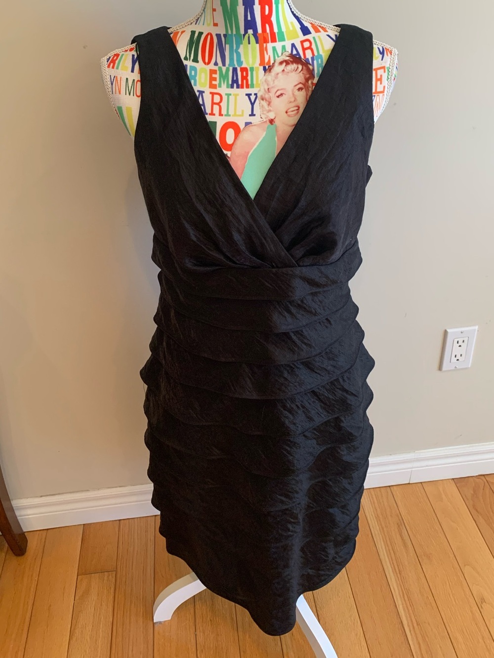 London Times Black Sleeveless V-Neck Tiered Midi Dress